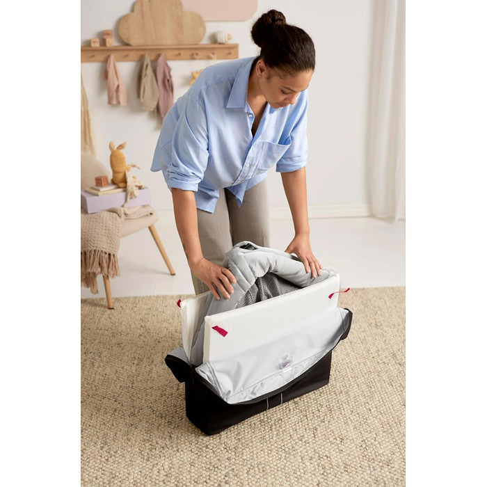 Дорожнє ліжечко BabyBjrn Light, сріблясте