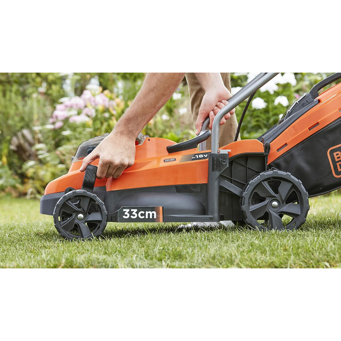 Акумуляторна газонокосарка BlackDecker BCMW3318N (працює від 2 шт. 18В акумуляторів, ширина зрізу 33 см, для малих і середніх газонів площею до 250 м, 5-позиційне регулювання висоти, поставляється без акумулятора та зарядного пристрою)