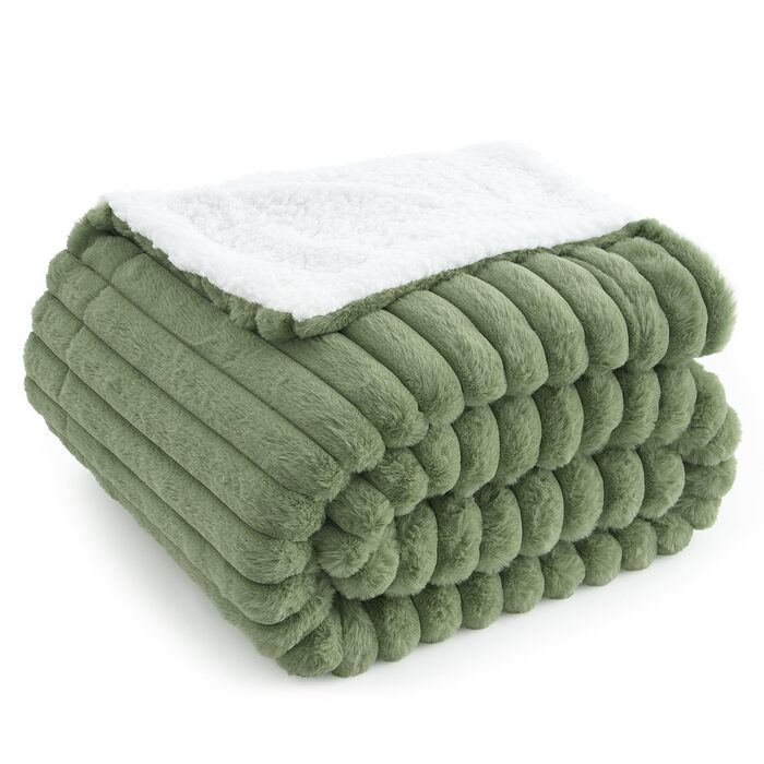 Товста плюшева ковдра Tofinel, пухнаста, 150x200 см - Маленька шерпа ковдра, шавлієво-зелена та ковдра для дивана, ковдра з імітації вовни, портативна тепла пухнаста пледка для вітальні та пікніка, флісова ковдра, 150x200 см, шавлієво-зелена 1