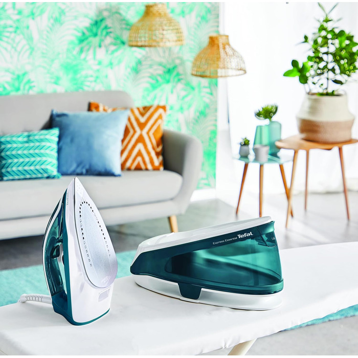 Парова прасувальна станція 5,2 бар Паровий удар 280 г / хв. Безперервна подача пари 120 г/хв. Технологія Calc Clear Підошва Xpress