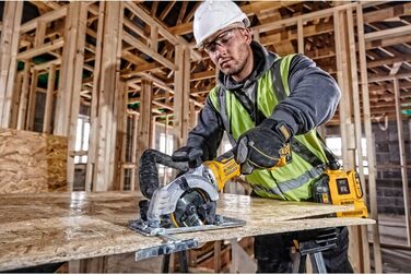 Акумуляторна дискова пила Dewalt 18 вольт (38 мм) DCS571N (для швидкого і точного різання, надзвичайно компактна, можна працювати