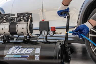 Безшумний мобільний повітряний компресор FIAC SUPERSILENT 50, безмасляний, максимальний тиск 8 бар, 1 к.с., бак 50 л, рівень шуму