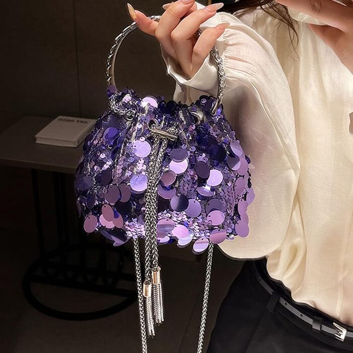 Блискуча вечірня сумочка-відерце з паєтками та металевою китицею. Сумка на шнурку, з ланцюжком, через плече. Чорний, синій.