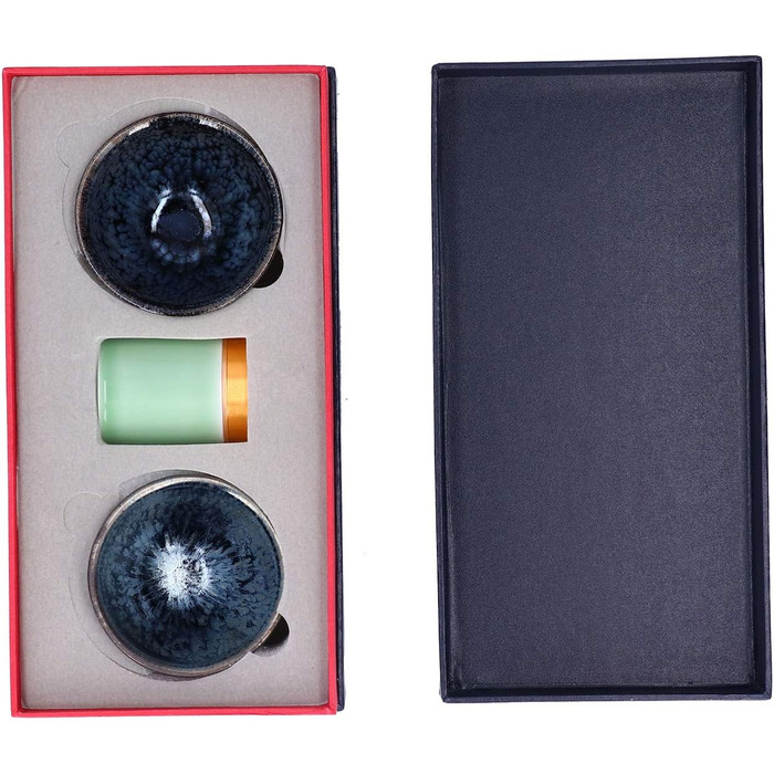 Елегантний керамічний чайний набір ручної роботи з 2 чашок та 1 скарбнички ідеальний вибір для поціновувачів чаю, як елемент декору або подарунок. Набір вирізняється витонченим, ручним виконанням.