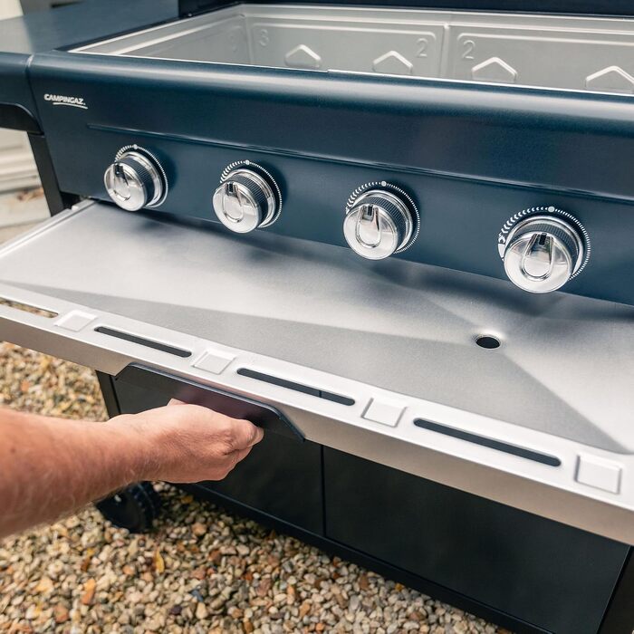 Газовий гриль Campingaz 4 Series Select L Grillset з додатковою решіткою, чохлом та набором аксесуарів, 4 сталеві пальники, термометр на кришці, система InstaClean, потужність 12 кВт