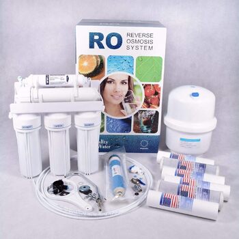 Німеччина СИСТЕМА ЗВОРОТНОГО ОСМОСУ Шість ступенів фільтрації - З фільтруючими вставками на 1 рік - Проникна мембрана в комплекті - Питна вода без вапна та мікробів для всієї родини