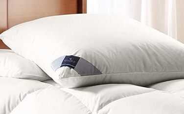 Пухова подушка Billerbeck Piccola 80 x 80 см М&39яка підкладка Підходить для людей з алергією на пилових кліщів Можна прати при температурі до 60C (1 упаковка)