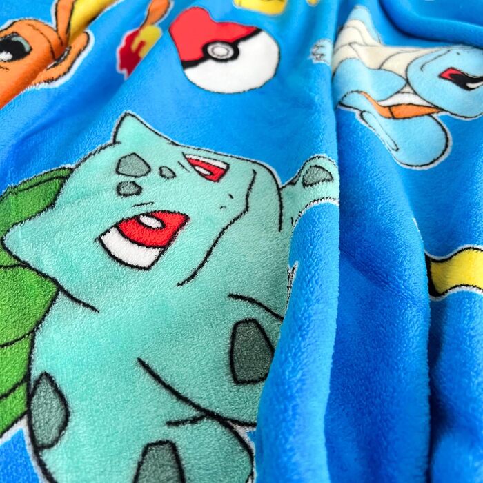 Флісова ковдра Pokmon 130x170 см Офіційно ліцензована, мяка та пухнаста Сертифікована Oeko-Tex, легка у догляді та довговічна Ідея подарунка для дітей та дорослих Pikachu & Friends
