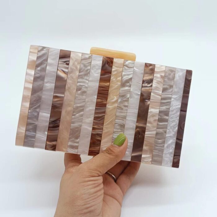 Клатч жіночий акриловий з геометричним мармуровим малюнком, вечірня сумочка з від'ємним ланцюжком, колір абрикосовий