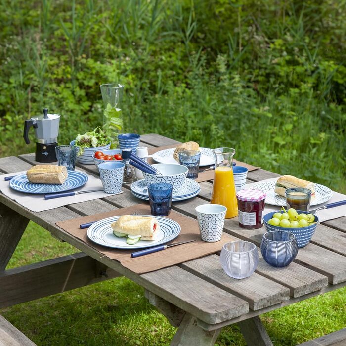 Набір посуду для кемпінгу з меламіну Bo-Camp, 16 предметів, синього кольору, з міксом тарілок та чашок
