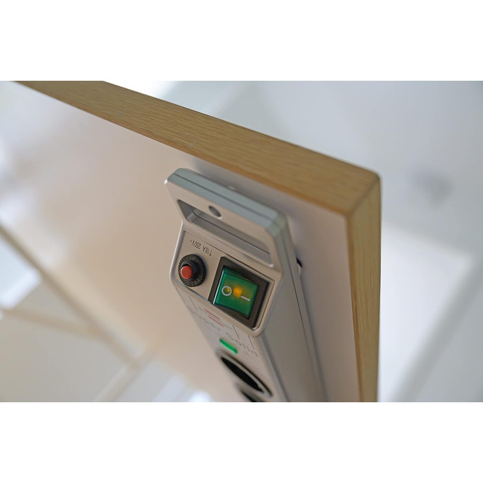 Розетковий подовжувач із захистом від перенапруги (багаторозеткова розетка з кабелем 2,5 м і вимикачем - з ударостійкого полікарбо