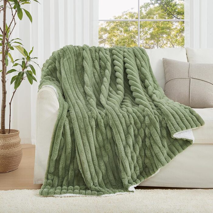 Товста плюшева ковдра Tofinel, пухнаста, 150x200 см - Маленька шерпа ковдра, шавлієво-зелена та ковдра для дивана, ковдра з імітації вовни, портативна тепла пухнаста пледка для вітальні та пікніка, флісова ковдра, 150x200 см, шавлієво-зелена 1