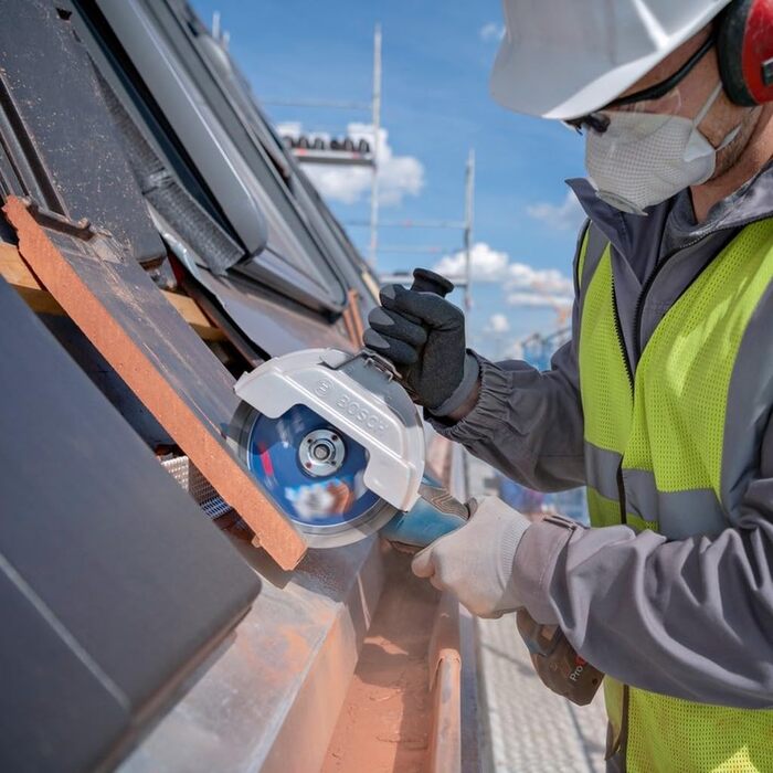 Акумуляторна кутова шліфувальна машина Bosch Professional BITURBO GWS 18V-180 P (диск Ø 180 мм, глибина різання 230 мм, вимикач PR