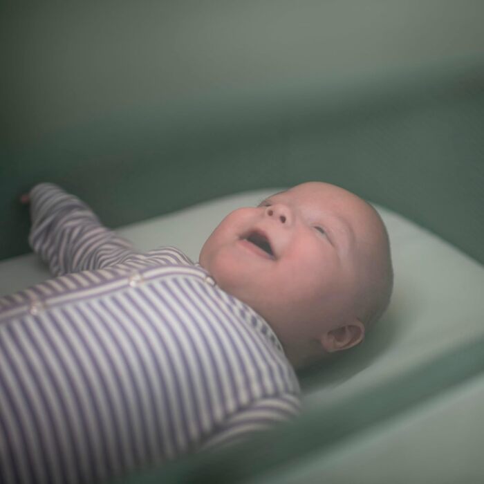 Простирадло на резинці Maxi-Cosi Iora для дитячих ліжечок, простирадло на резинці для Maxi-Cosi Iora (Air) та Tori, комплект з 2 простирадл на резинці для приліжкового ліжечка, білий (комплект з 2 шт.)