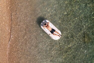 М x 1,08 м Салон для відпочинку на катері, 7&396&39 x 42,5&39/2,28