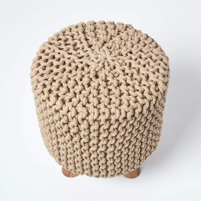 Маленький круглий в&39язаний пуф Homescapes з дерев&39яними ніжками, бежевий, 32 x 32 x 42 см, в&39язаний пуф з товстим в&39язаним чохлом, виготовлений зі 100 бавовни, кремово-білий