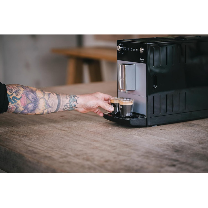 Повністю автоматична кавомашина з функцією улюбленої кави, кавомашина з кавомолкою і 5-ступінчастим регульованим помелом, для кави і еспресо, повністю автоматична кавоварка сріблястого/чорного срібла