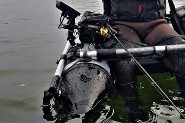 Каяк і черевні човни Трансдьюсер Трансдьюсер Трансдьюсер Вудилище Ехолот Ехолот Рука чорного