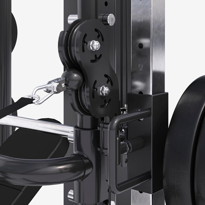 З лавою для штанги, гребним тренажером, турніком, станцією для віджимань, тросовим тренажером, тренажером для тяги найширшого хвата, тренажером для розгинання ніг, поясним жимом, до 300 кг - силовою станцією, силовою рейкою, тренажером Сміта, мультистанці