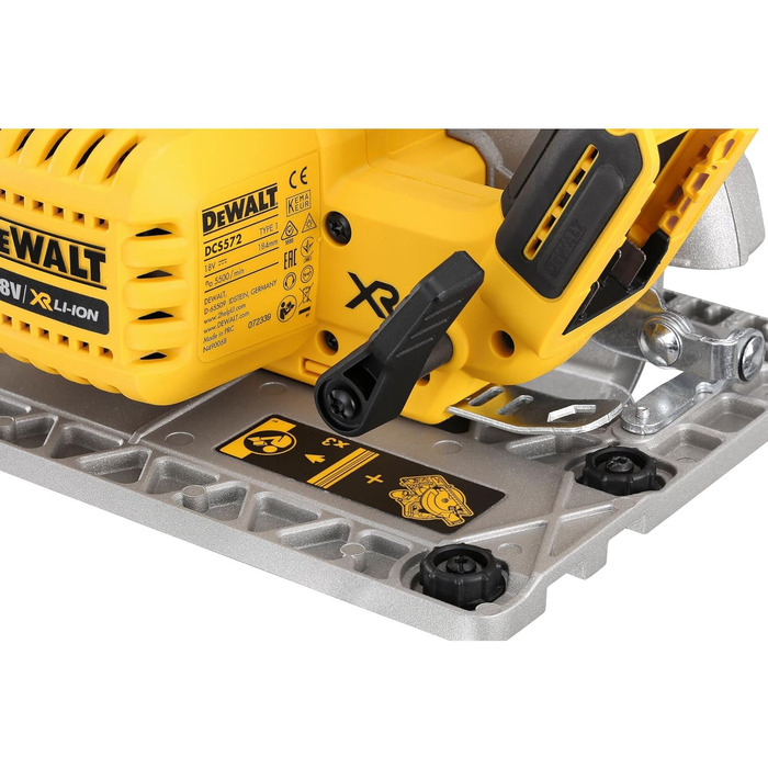 Акумуляторна циркулярна пила Dewalt 18 вольт DCS572NT (ø пильного диска 184 x 16 мм, макс. глибина різання під кутом 90 58 мм, мак