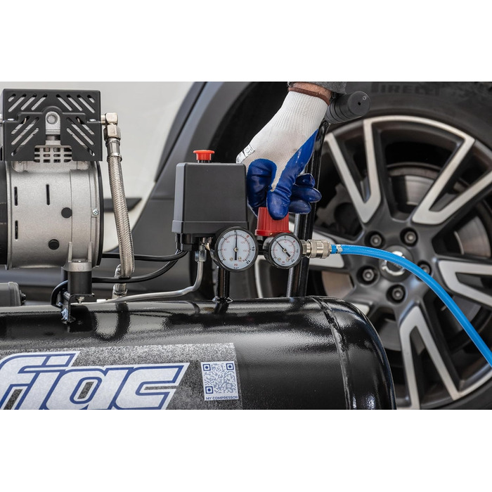 Безшумний мобільний повітряний компресор FIAC SUPERSILENT 50, безмасляний, максимальний тиск 8 бар, 1 к.с., бак 50 л, рівень шуму