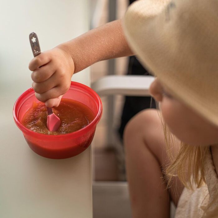 Набір дитячих мисок з кришками Nuby, 6 шт., 300 мл, різнокольорові (кольори можуть відрізнятися)