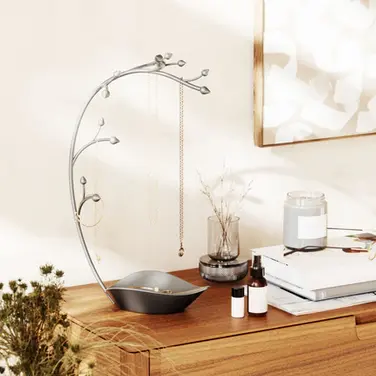 Підставка для ювелірних виробів з орхідей