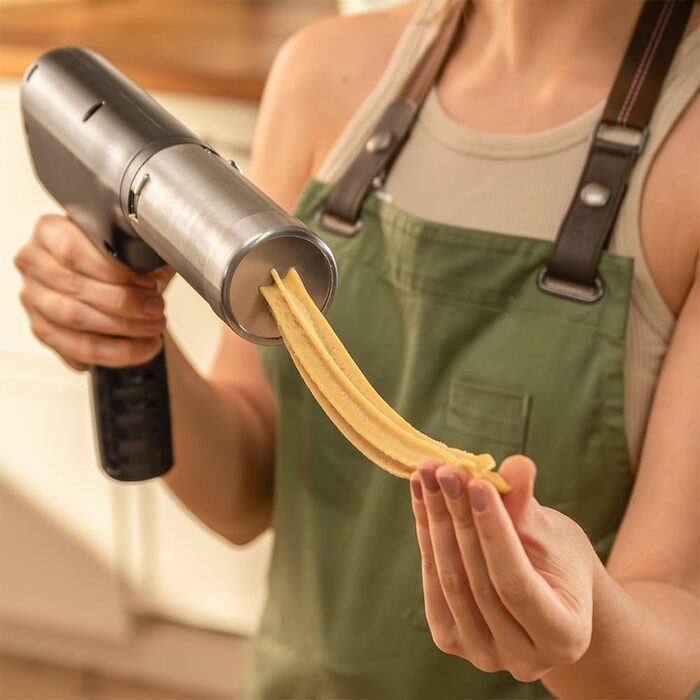 Бездротова машина для пасти Cecotec Fun EasyPasta для макаронів та спагеті, 40 Вт, ємність 200 г, 3 насадки у комплекті, 50 використань
