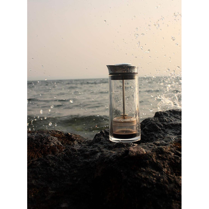 Це кавоварка та чайник American Press, 12 унцій.