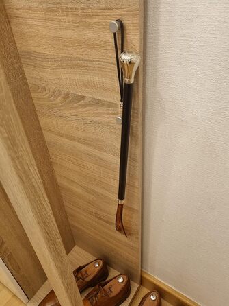 Дизайнерський ріжок для взуття 70 см зі сріблястою ручкою в якості ручки, чорний дерев'яний стрижень