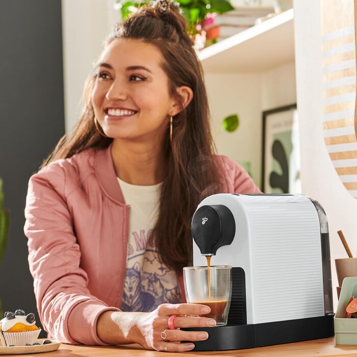 Капсульна кавоварка Tchibo Cafissimo 'Pure Plus для капучино, еспресо та кави