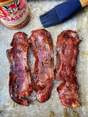 Ангус і хрю, пігас, бекон, мед, халапеньо, барбекю та приправи Ідеально підходить для свинини, курки, відбивних і картоплі фрі Ідеально підходить для гриля, копчення та для духовки 200 г