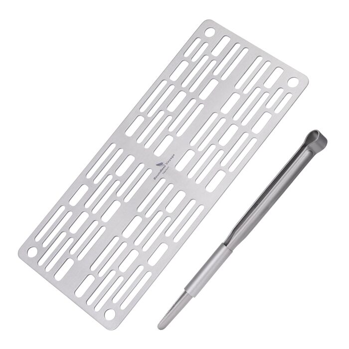 Титанова решітка для гриля iBasingo з кухонними щипцями для барбекю, надлегкий аксесуар для гриля на свіжому повітрі, для кемпінгу, пішого туризму та походів, термостійка пластина для гриля товщиною 2 мм (Ti2023CTi1014T)