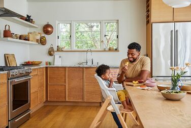 Дитячий стільчик для годування Ergobaby Evolve 2-в-1 ергономічний дитячий стільчик для годування, росте разом з вашою дитиною від 6 місяців, дитячий стільчик для годування з 5-точковим ременем безпеки, дитячий стільчик для годування з регульованим сидіння