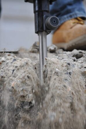 Відбійний молоток DEWALT 30мм шестигранний. 16 кг 1600 Вт 35 Дж