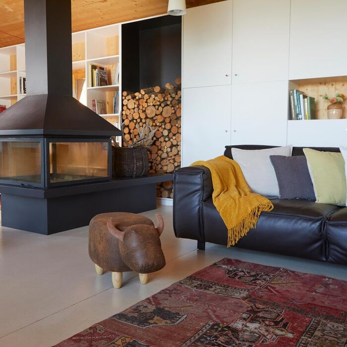 Табурет Balvi La Vache, коричневий, у формі корови, дерев&39яні ніжки, штучна шкіра/дерево, різнокольоровий