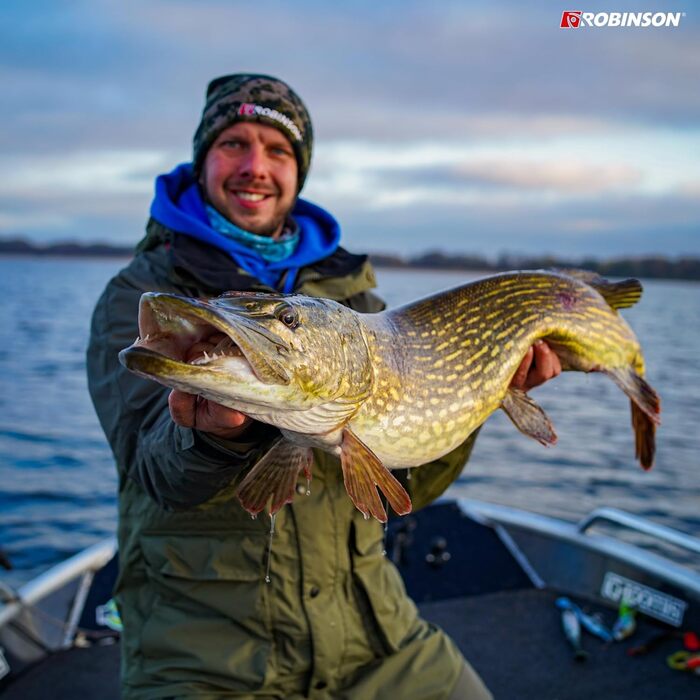 Котушка для спінінгу Robinson з 8 кульковими підшипниками - антиреверс - графітовий корпус - алюмінієва шпуля - передавальне число 5.21 - гальмівний вал 8 кг - котушка для спінінгу - Platinum 3000