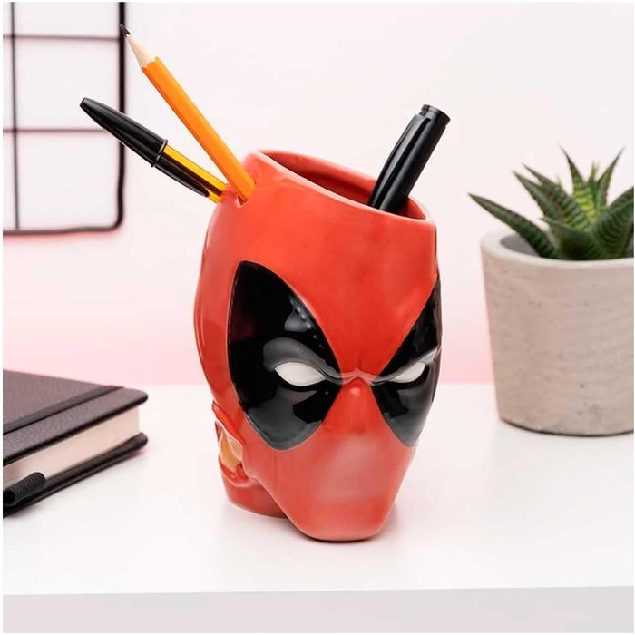 Підставка для ручки та горщик для рослин Paladone Deadpool Replica - аксесуар для столу супергероя, прикраса та оригінальний подарунок - висотою 13 см