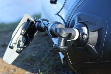 Каяк і черевні човни Трансдьюсер Трансдьюсер Трансдьюсер Вудилище Ехолот Ехолот Рука чорного