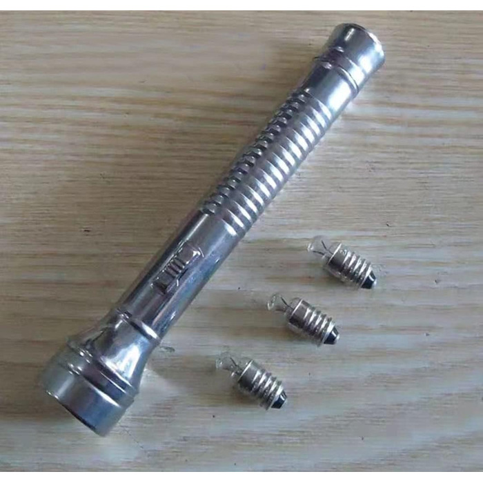 Ретро-ностальгічний портативний ліхтарик, старомодний ностальгічний ліхтарик, простий портативний ліхтарик для вулиці у вінтажному стилі, потужний яскравий ліхтарик, н.с.