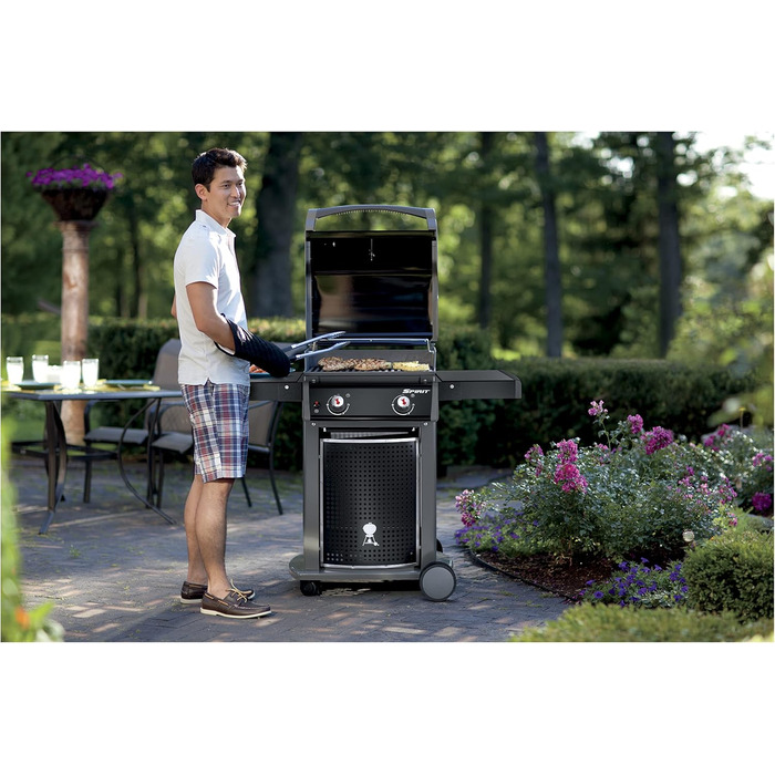 Газовий гриль Weber Spirit E-210 Classic, 2 пальники, площа гриля 51 x 46 см, решітка для підігріву, термометр на кришці, 2 колеса чорний/сріблястий (1500833)