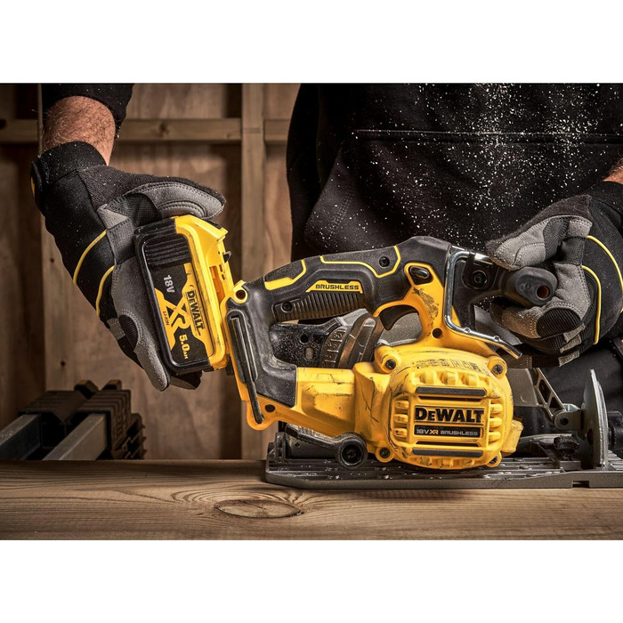 Акумуляторна дискова пила Dewalt 18V XR DCS565NT (безщітковий двигун, з вбудованим світлодіодом та обдувом, сумісна з AirLock, в к