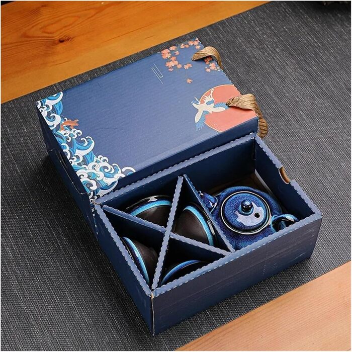 Набір керамічного чайника та чашок у класичному стилі