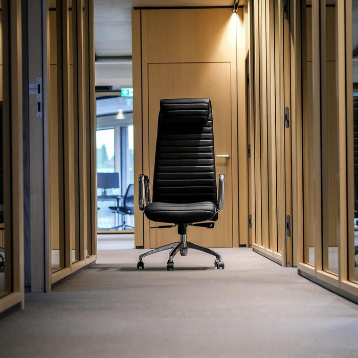 Крісло керівника ASPERA 20 Шкіряне офісне крісло Nappa чорного/хромованого кольору з високою спинкою/підголівником чорного кольору, 600900