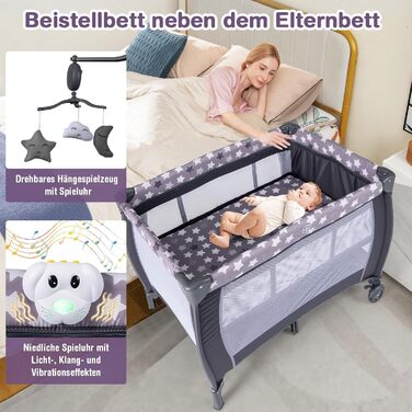 Складана приліжкова ліжечка COSTWAY 3 в 1, дорожнє ліжечко з матрацом, підвісні іграшки, музичний мобіль, пеленальний столик та сумка для перенесення, 2-рівневе дитяче ліжечко з колесами для дітей до 36 місяців (темно-сірий)