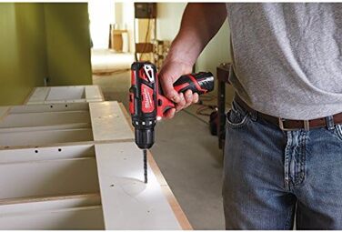 Акція на акумуляторний дриль-шуруповерт Milwaukee M12BDD-152C 2 шт. 12 В / 1,5 Ач Li-Ion, , 4933451460