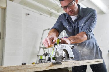 Акумуляторна портативна циркулярна пила RYOBI 18 V ONE R18CS-0 (отвір ø 16 мм, глибина різання до 52 мм, частота обертання на холо