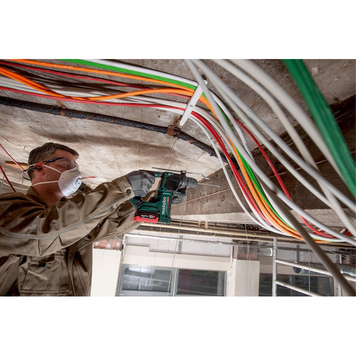 Акумуляторний перфоратор Metabo з метабоксом (з 2 акумуляторами 4,0 Ач, 12 В, зі світлодіодним підсвічуванням, 12 В, ударне свердл