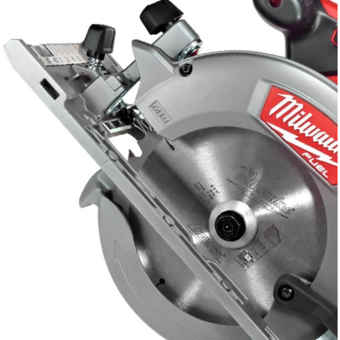 Акумуляторна портативна дискова пила Milwaukee M18 CCS55-0 FUEL(TM) 18V SOLO