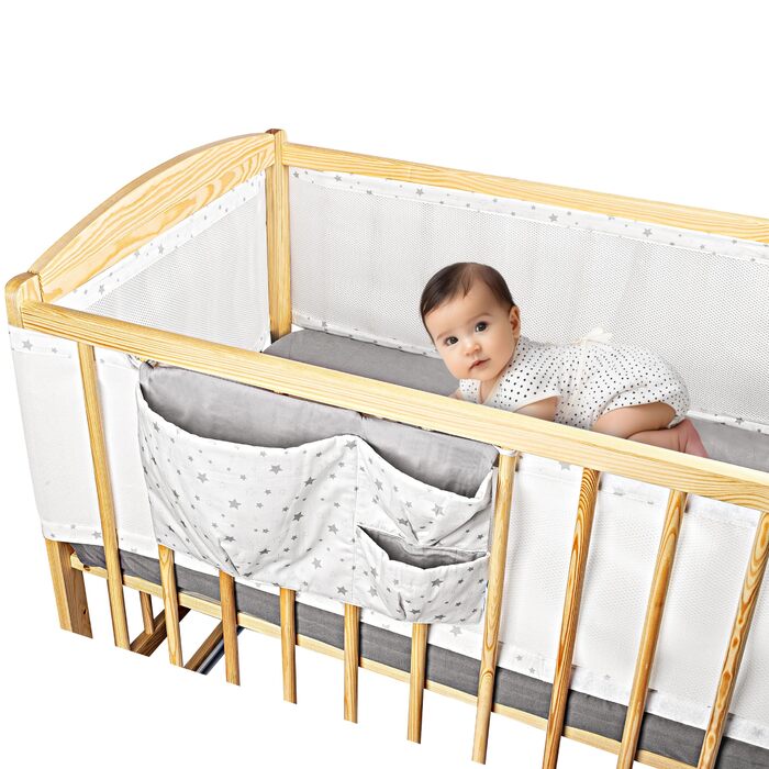 Бортик для дитячого ліжечка SweetComfort Дихаючий, з кишенею для зберігання - Підходить для ліжечок 60x120 та 70x140 см - Зоряно-білий - Регульовані застібки-липучки - Для 3- та 4-сторонніх ліжечок
